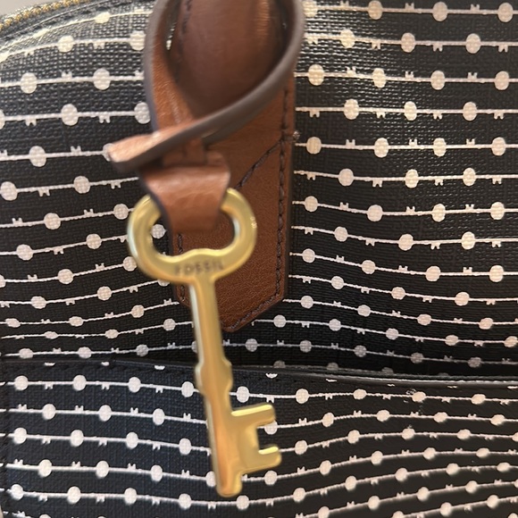 💗FOSSIL💗 - Picture 5 of 8